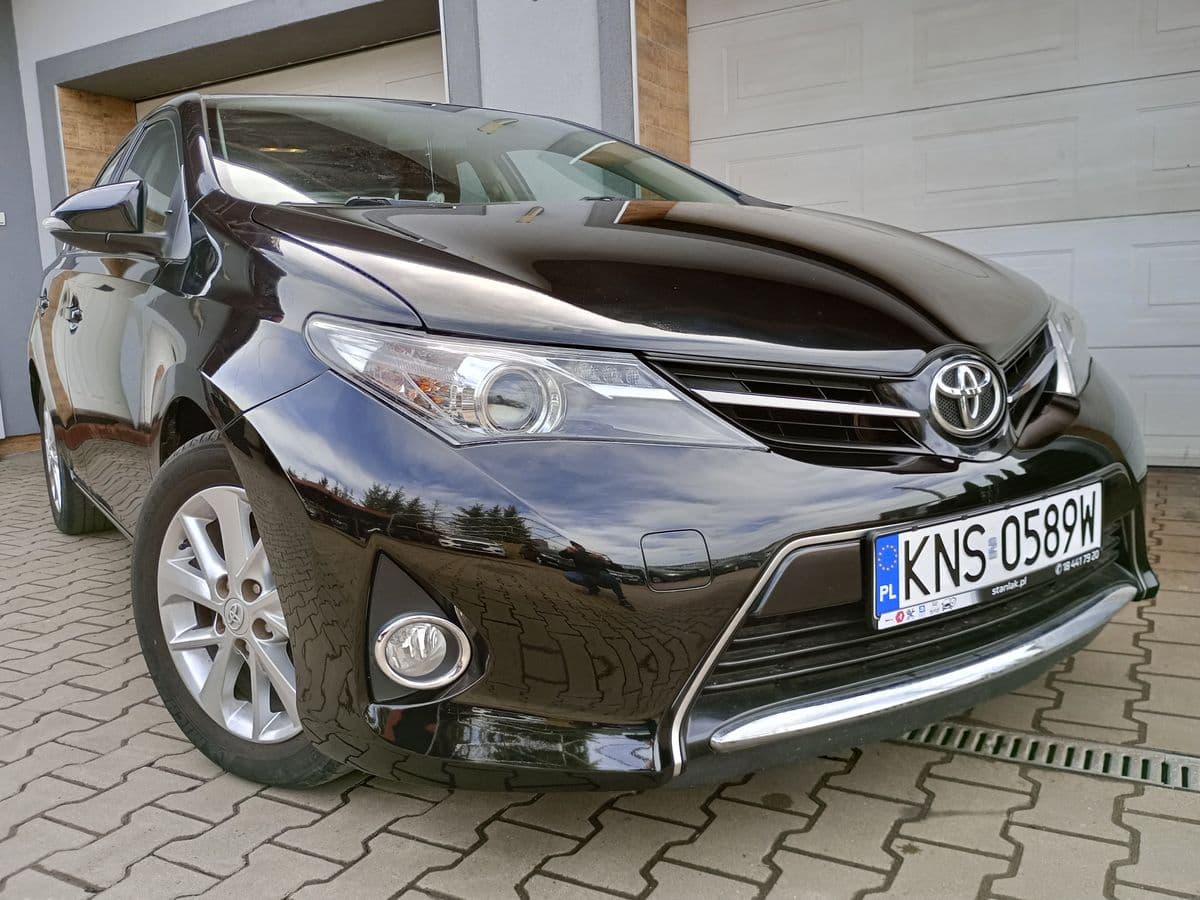 Toyota Auris II  1.3  16V Benzyna 