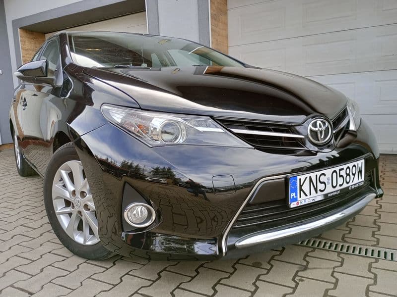 Toyota Auris II  1.3  16V Benzyna 